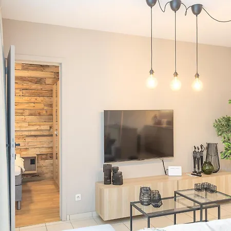 Ground-floor Apartment, Cleaning Included Apartamento